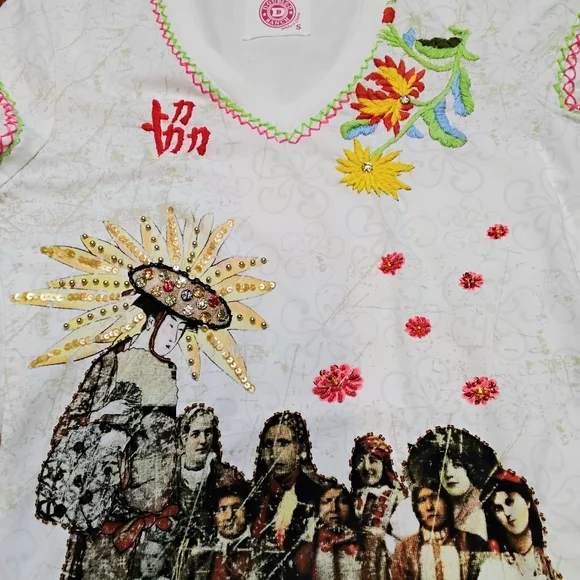 Double D Ranch Cotton Embroidered Top - Picture 9 of 10